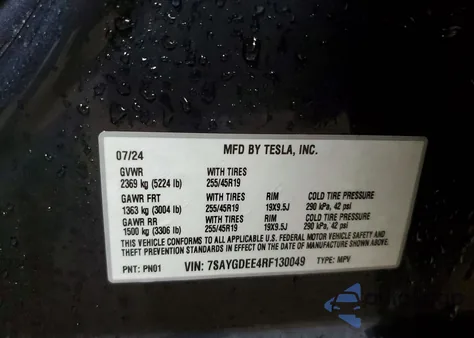 2024 Tesla Model Y z USA, uszkodzony, nr VIN 7SAYGDEE4RF130049